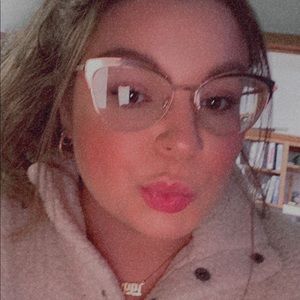 Meet your Posher, Isabella